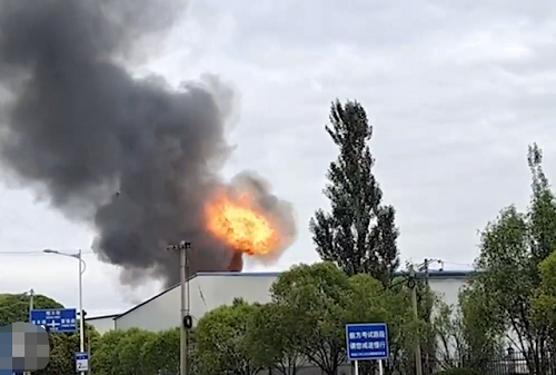 揪心！河北一工廠發(fā)生爆燃！現(xiàn)場觸目驚心！